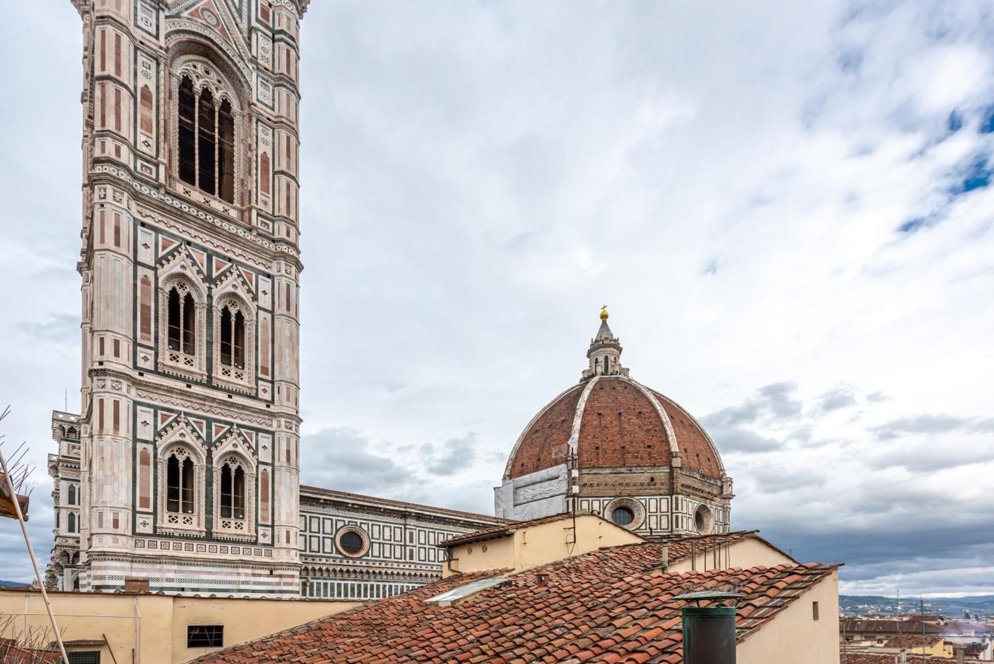 Calzaiuoli 10 - Boutique * Florence